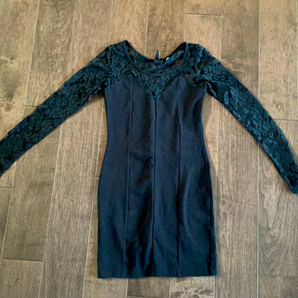 H&M black lace longsleeve dress
